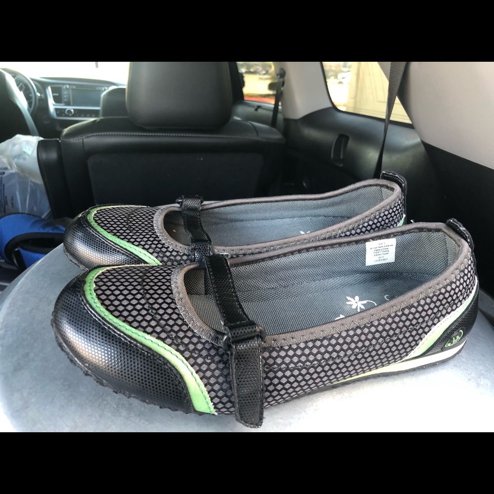 Northside Women’s Multi-Color Slip On  Shoes SZ 8